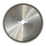 CMT 281.096.12M – Пильный диск 300 мм x3,2/2,2 х30 96Z для форматника